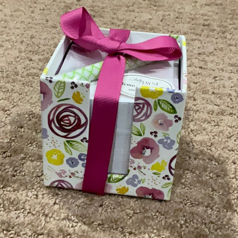 🌷LADY JAYNE MEMO SET WITH PEN NWT